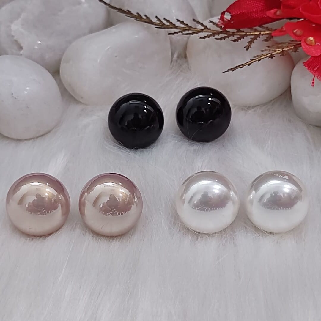 Small Flower Pearl Stud Earrings